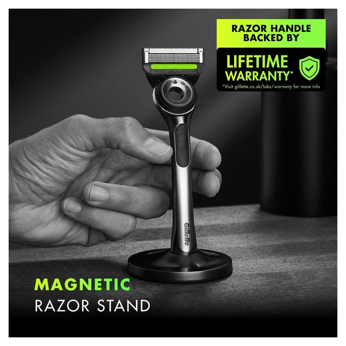 Gillette Labs Razor with stand + Travel Case 5 Blades - Healthxpress.ie