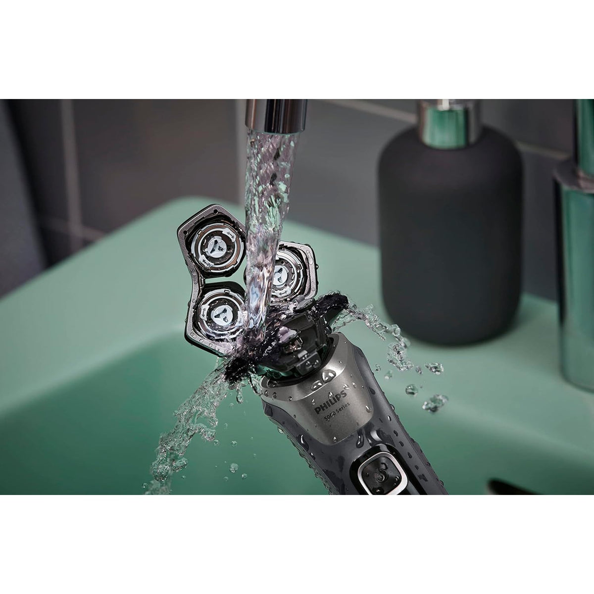Philips 5000 Series S5887/10 Wet And Dry Electric Shaver with advanced SkinIQ technology - Healthxpress.ie