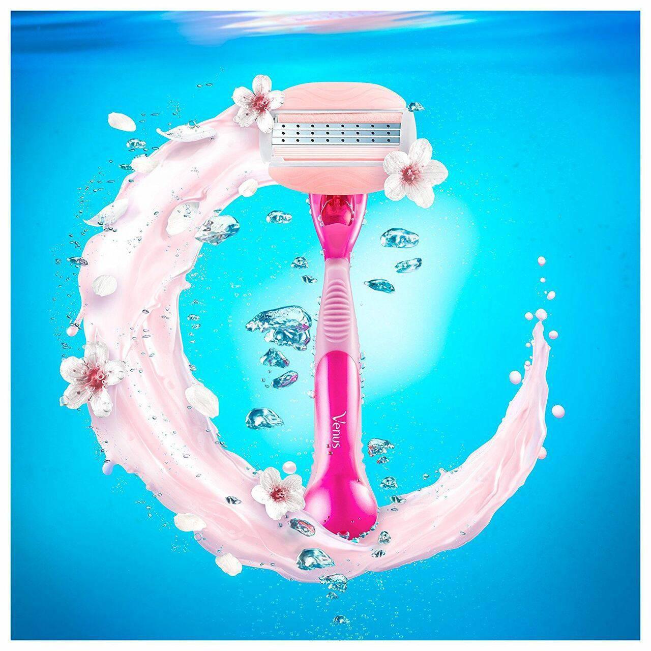 Gillette Venus Comfortglide Spa Breeze Razor with 3 Blades - Curve-Hugging Blades