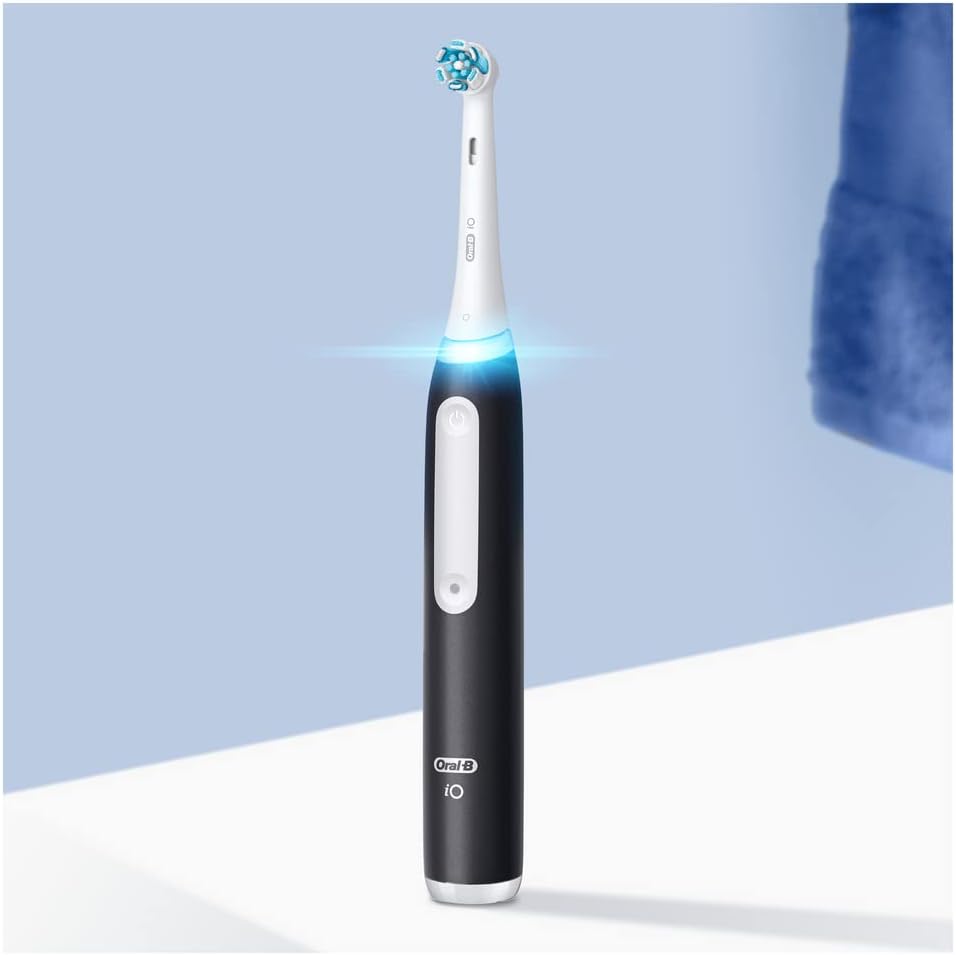 Oral-B iO3 Electric Toothbrush 1 Toothbrush Head & Travel Case, 3 Modes With Teeth Whitening Black