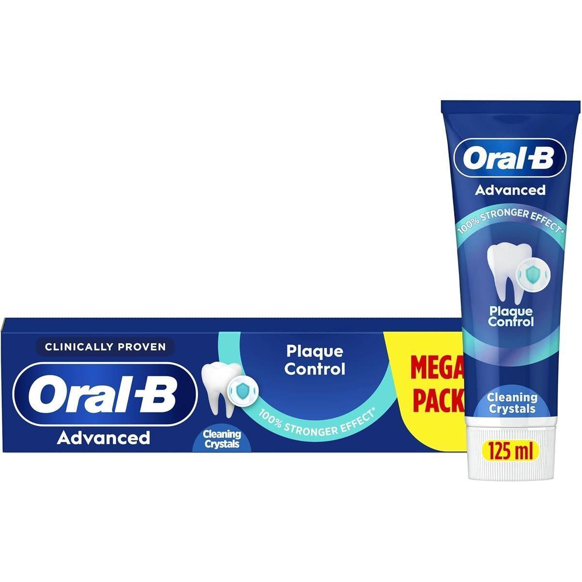 Oral-B Pro Expert Advanced Plaque Control toothpaste 125ml tube and blue box with yellow Mega Pack label.
