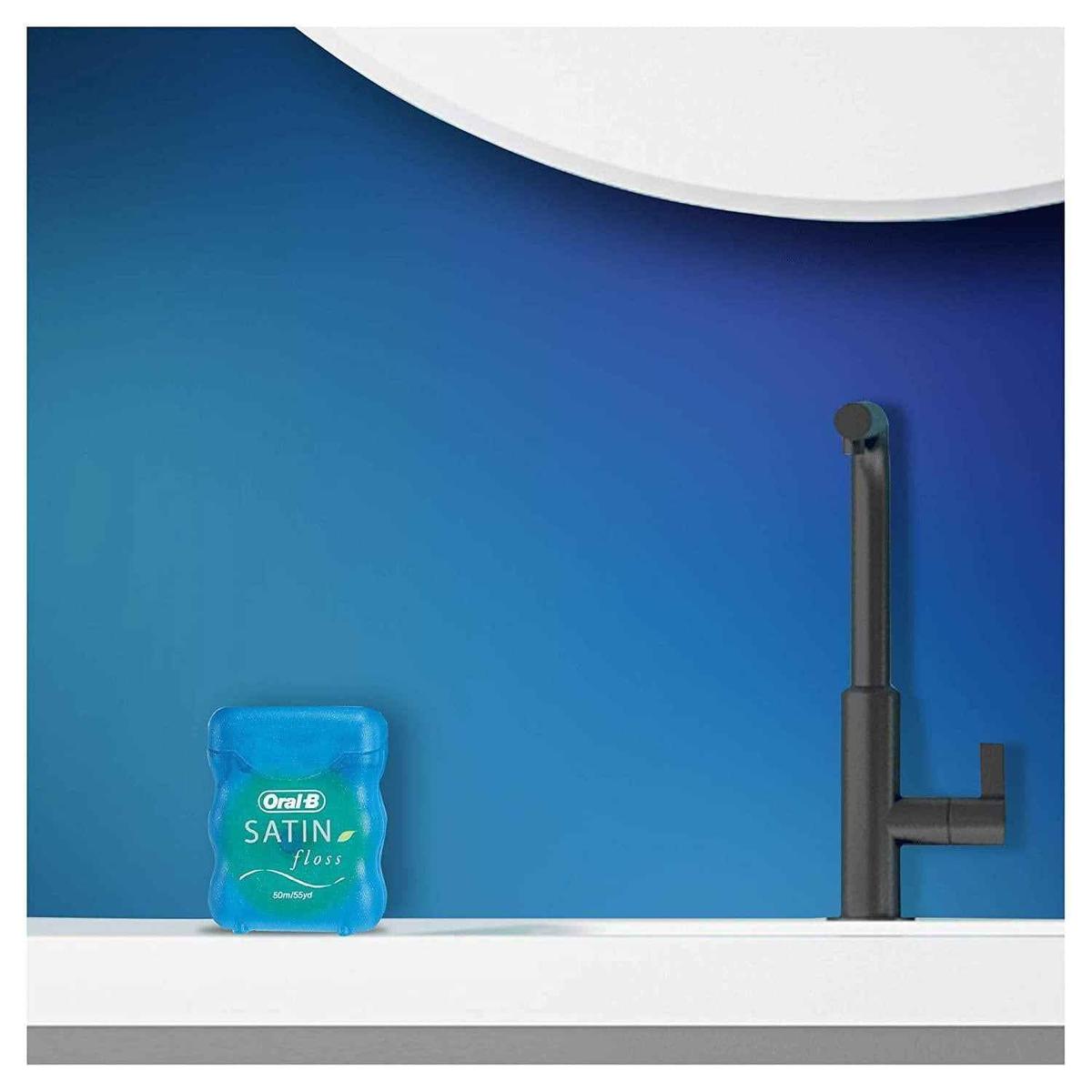 Oral-B Satin Tape Dental Floss - Comfort Grip, Easy Use - Cool Mint, 25M