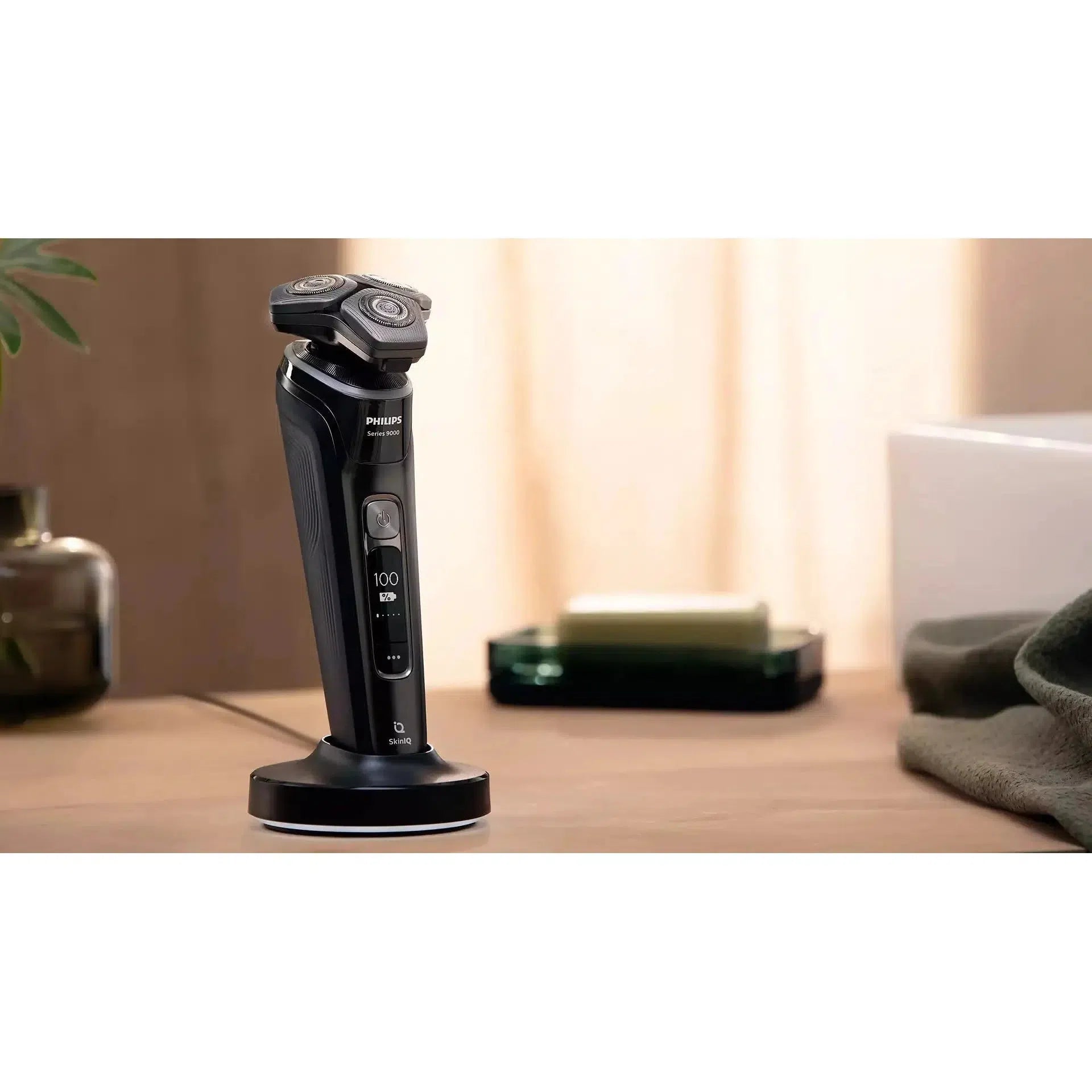 Philips Series 9000 Wet and Dry Electric Shaver S9986/59 with SkinIQ technology - Healthxpress.ie
