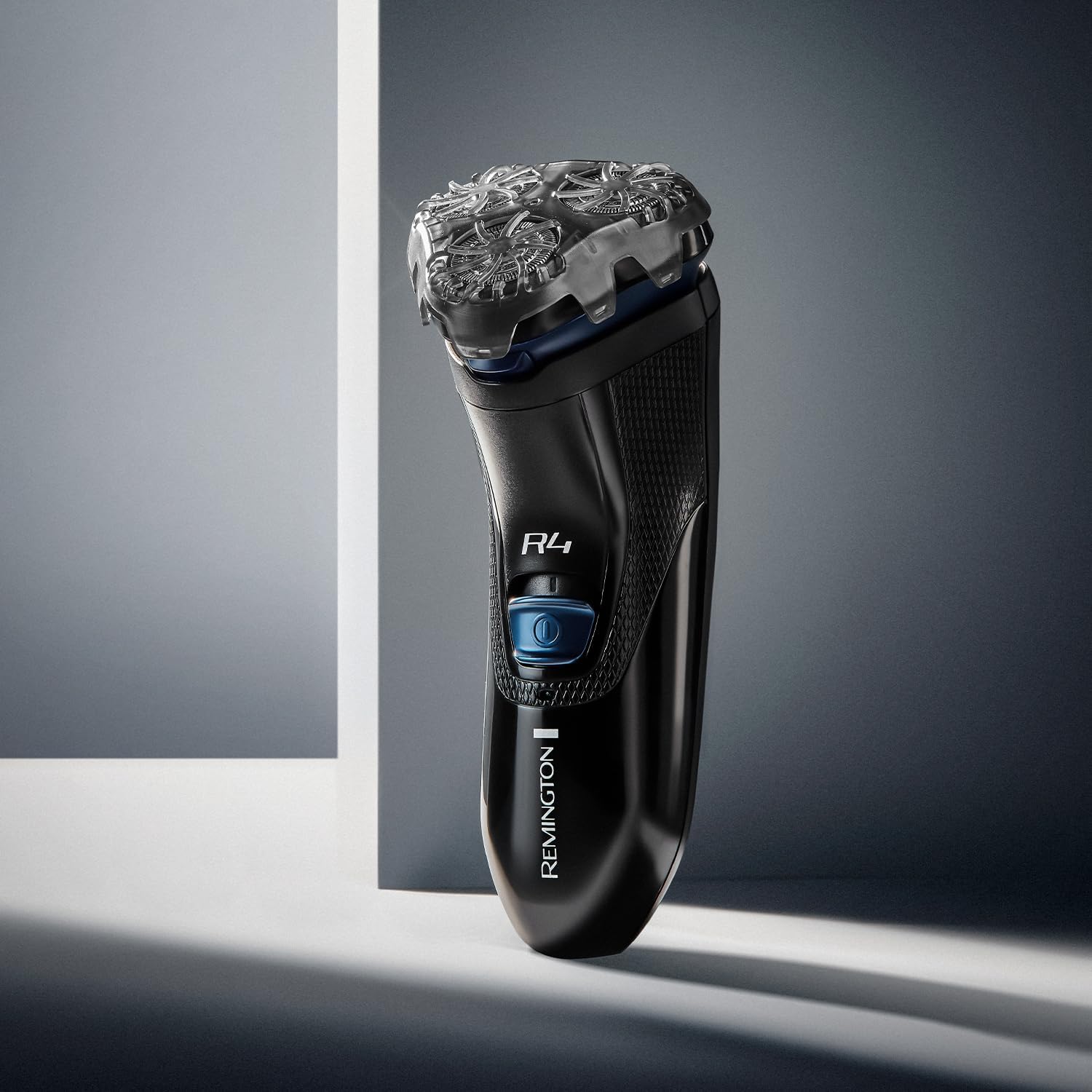 Remington Mens Electric Rotary Shaver R4 (Dual Track Blades, 40mins Usage, Pop-up Trimmer, 3-Day Stubble Styler Guard) R4002