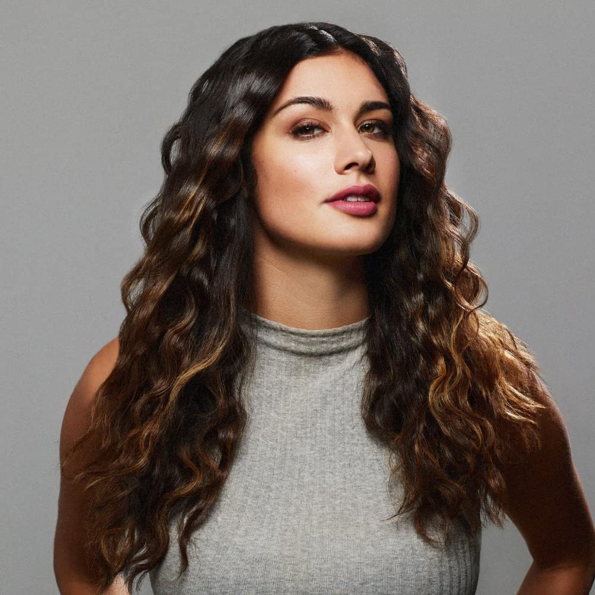 Revlon Wave Master Jumbo Waver (Three-Prong Jumbo Barrels,30 Heat Settings Up to 190°C) RVIR3056UKE, Black - Healthxpress.ie